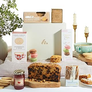 Showcases the various gourmet food items and their packaging to give buyers a clear idea of what is included in the gift set.