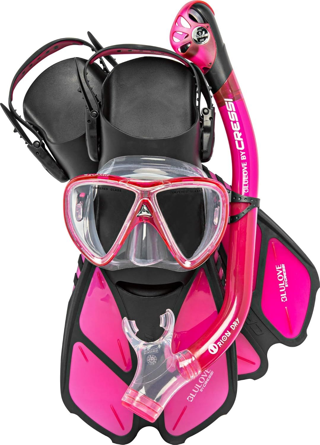 Displays the complete snorkeling kit including mask, snorkel, fins, and gear bag to show shoppers everything included in the purchase. Shows all the individual components that come together as a…