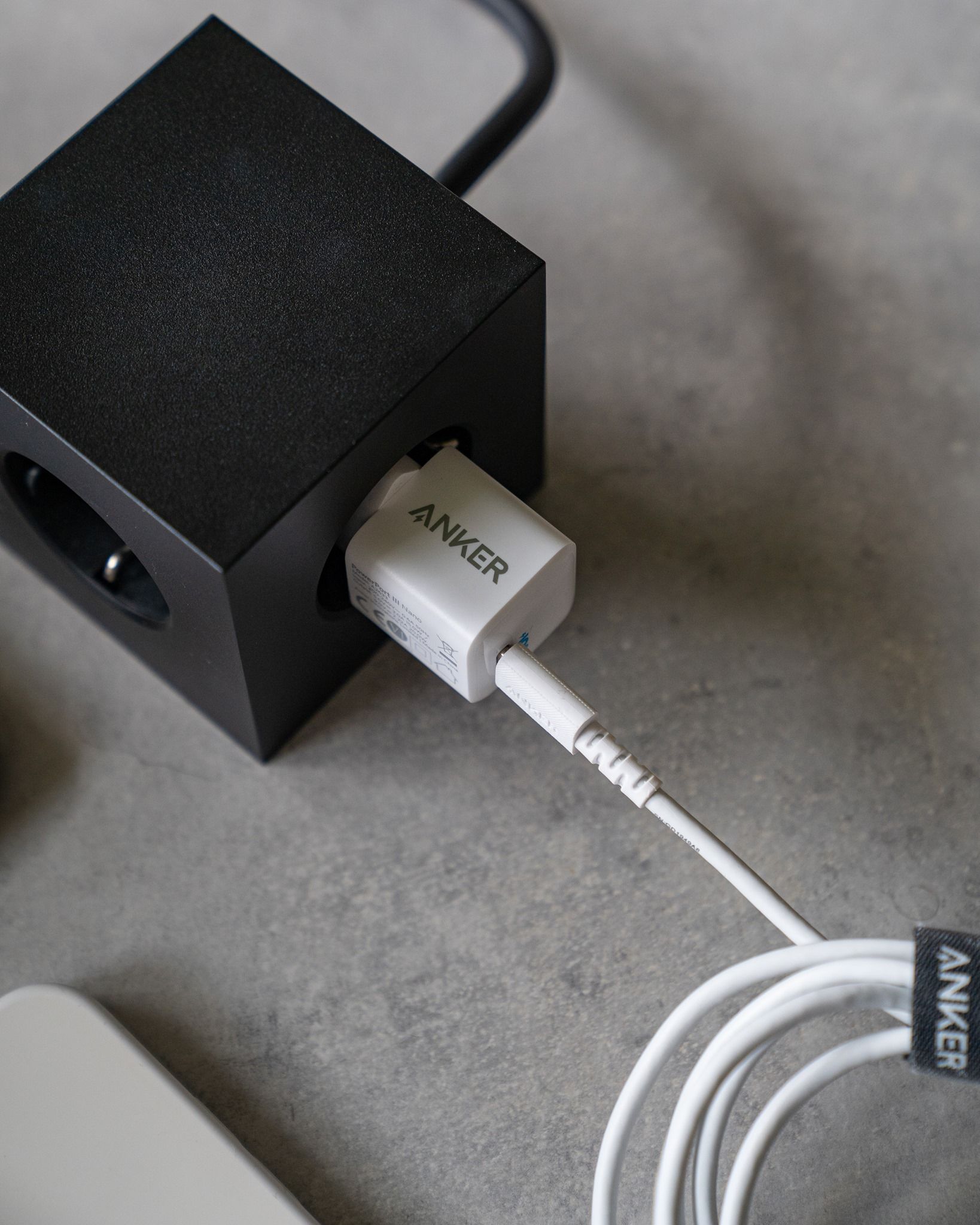 Anker 14: Lifestyle Secondary Images