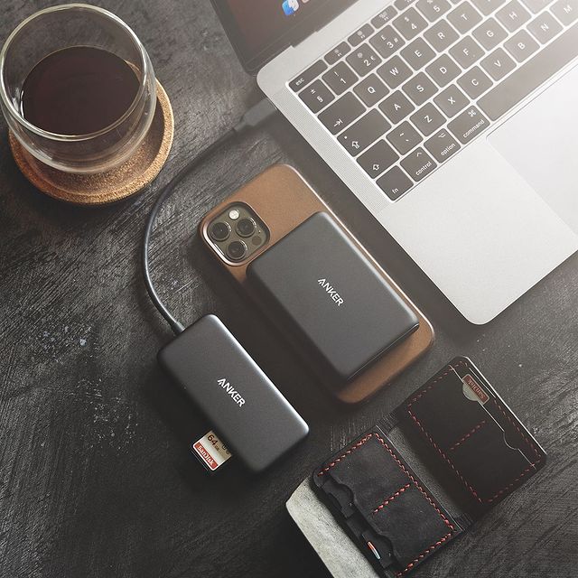 Anker 25: Lifestyle Secondary Images