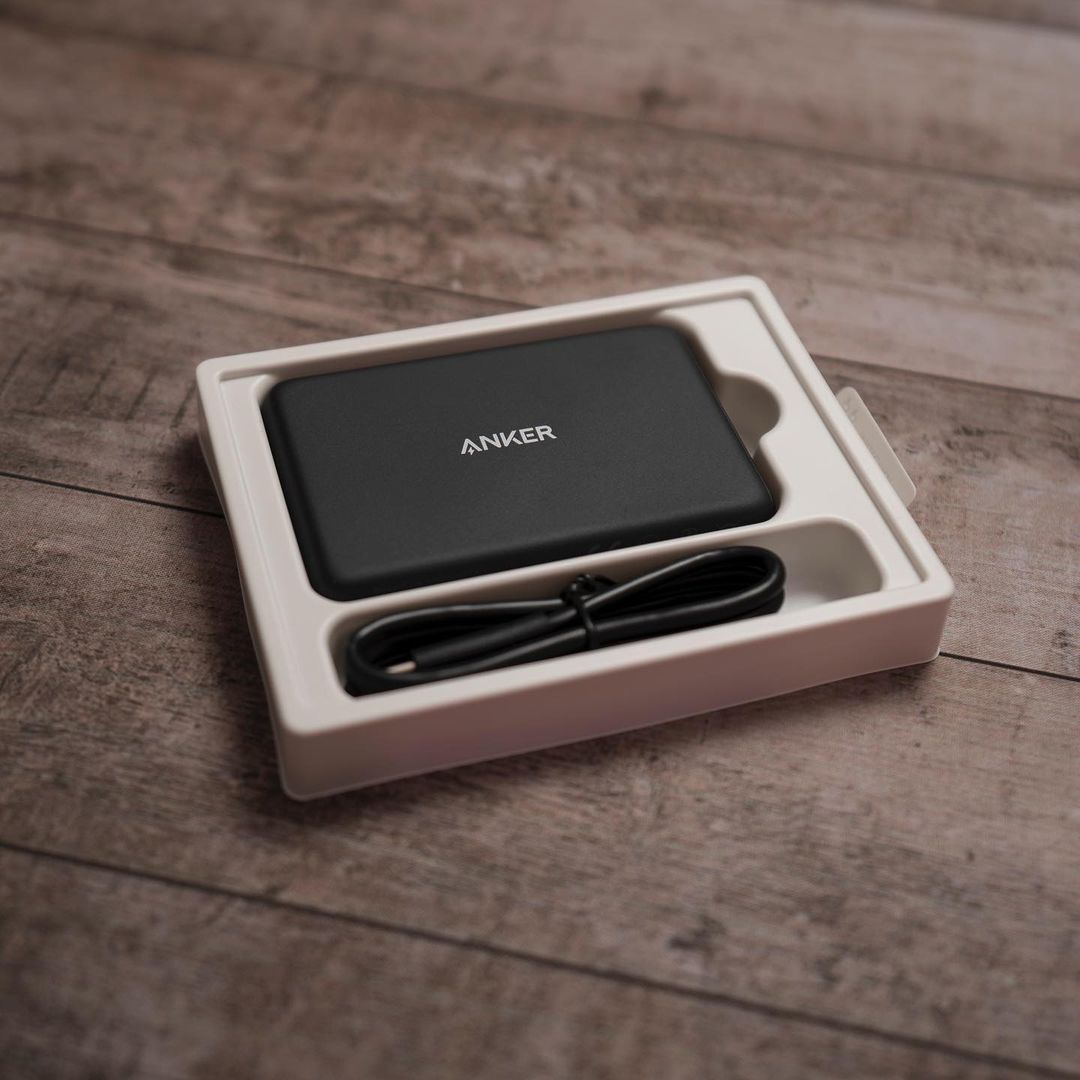 Anker 29: Lifestyle Secondary Images