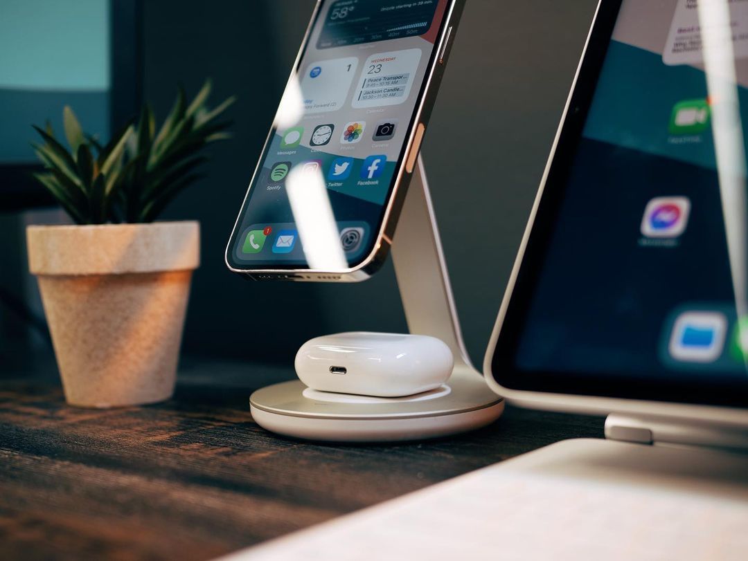 Anker 2: Lifestyle Secondary Images
