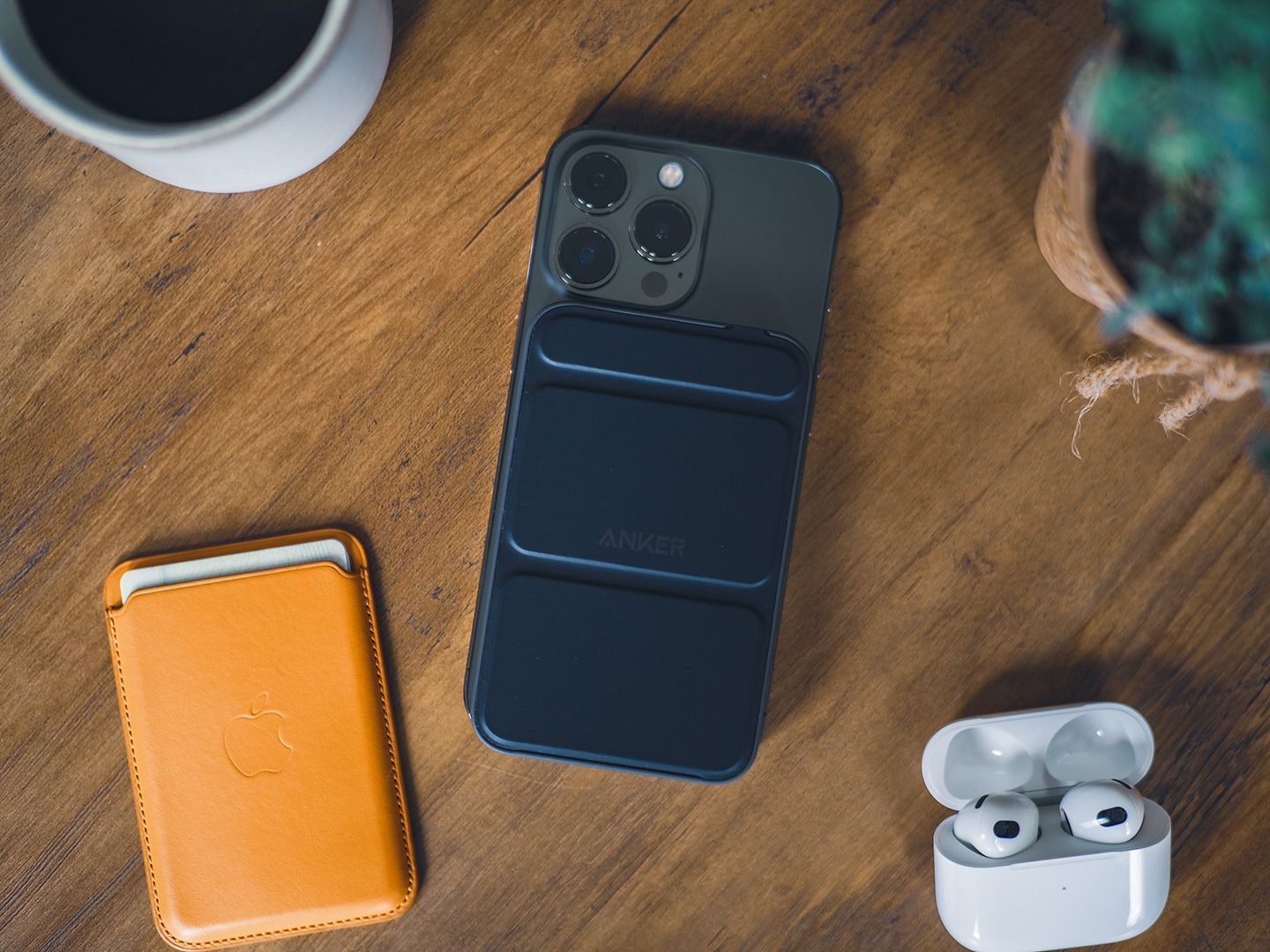 Anker 40: Lifestyle Secondary Images