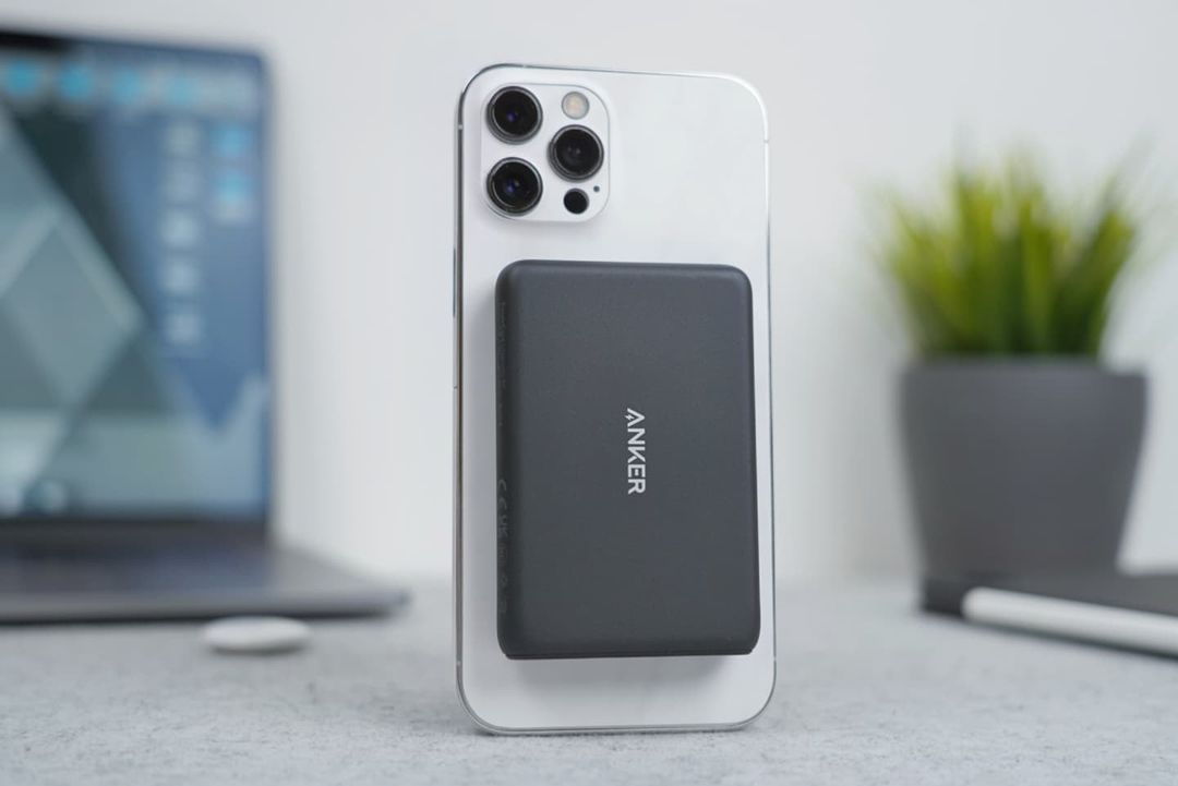 Anker 7: Lifestyle Secondary Images
