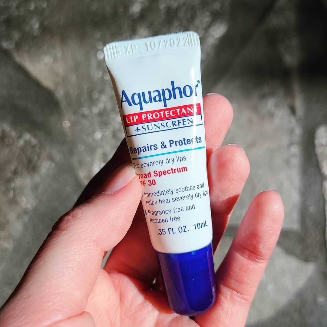 Aquaphor 12: Lifestyle Secondary Images