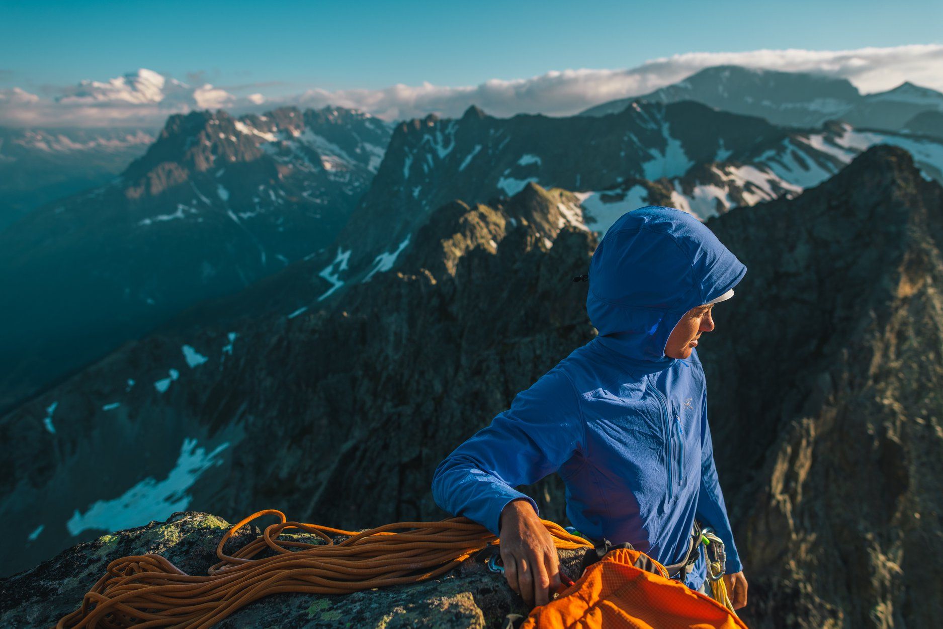 Arc'teryx Outdoor LIF 12: Lifestyle Secondary Images