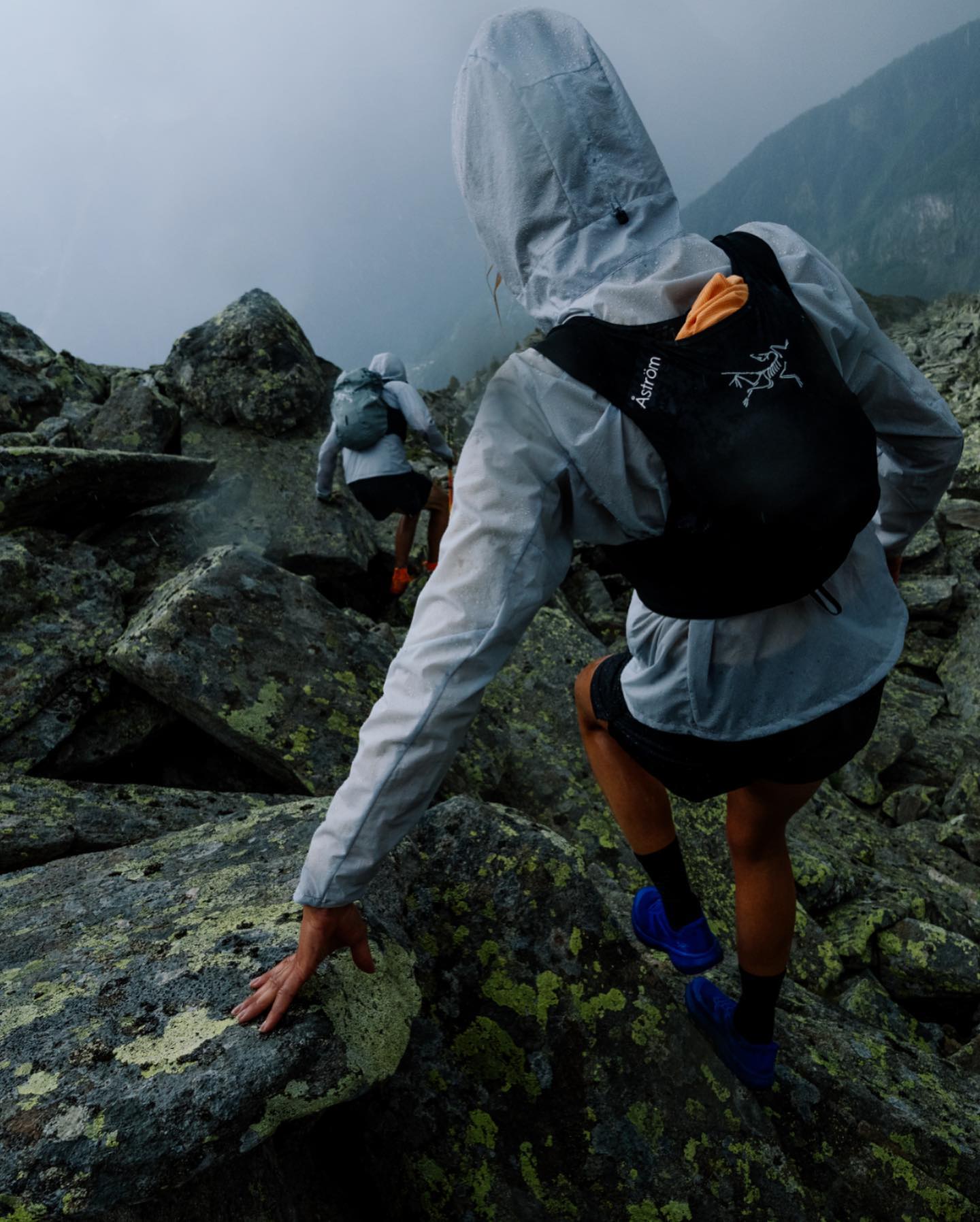 Arc'teryx Outdoor LIF 3: Lifestyle Secondary Images