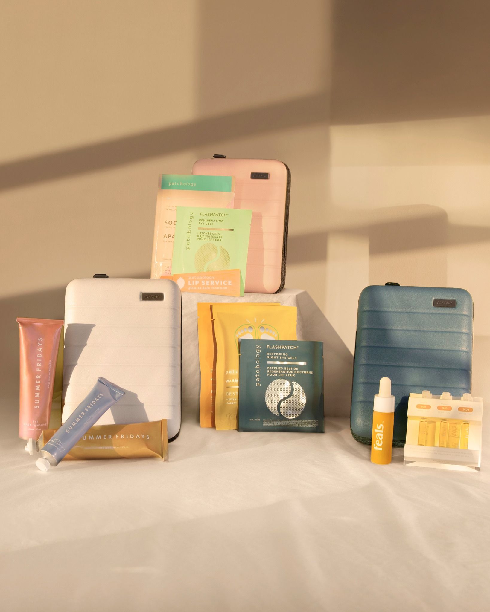 Away Travel 15: Lifestyle Secondary Images