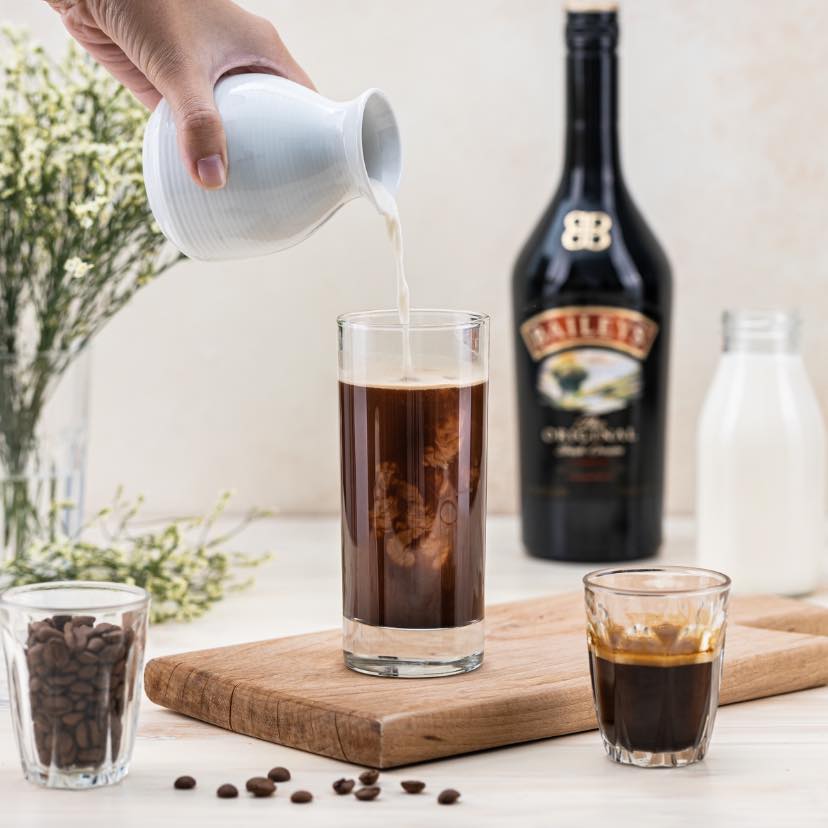 Baileys 4: Lifestyle Secondary Images