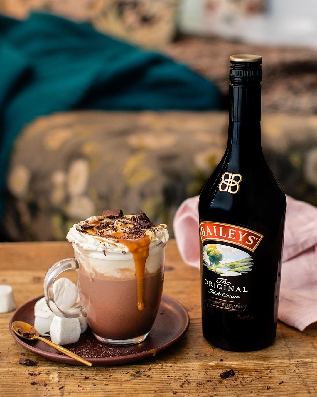 Baileys 8: Lifestyle Secondary Images