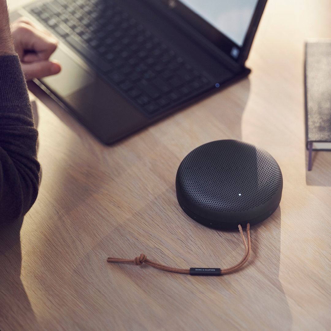 Bang &amp; Olufsen 15: Lifestyle Secondary Images