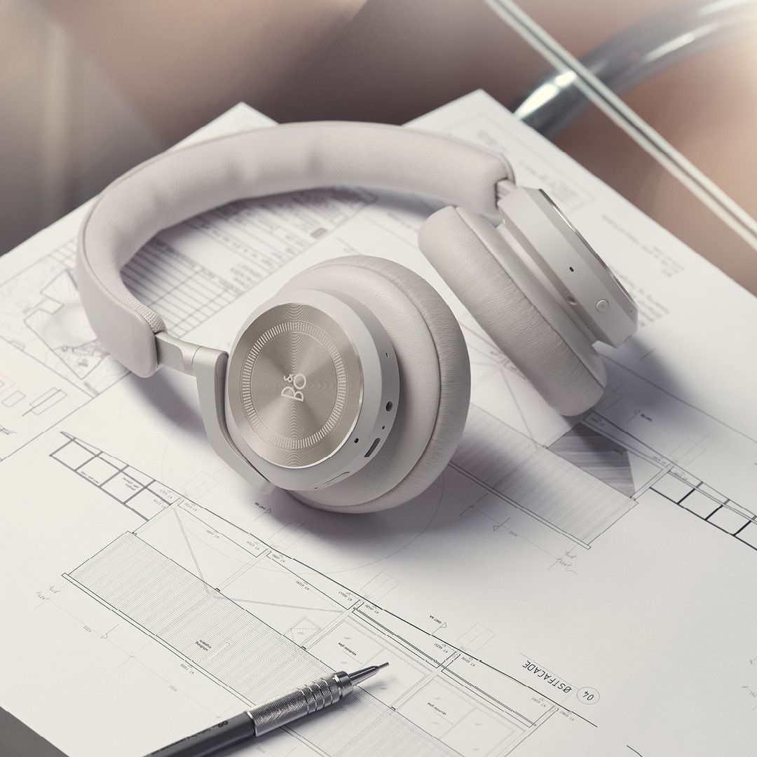 Bang &amp; Olufsen 7: Lifestyle Secondary Images