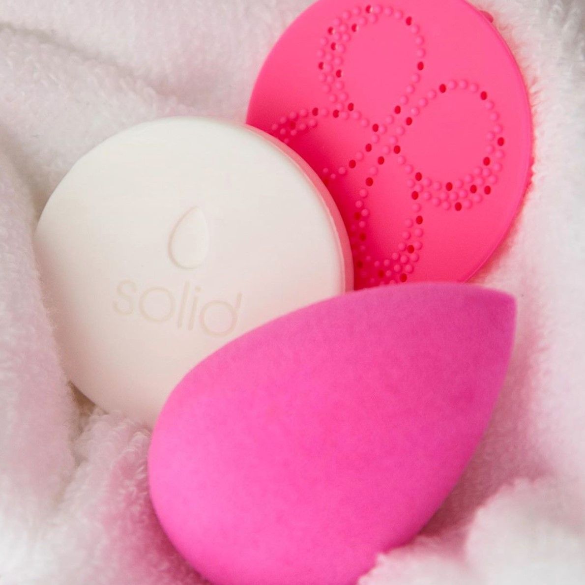 Beautyblender 7: Lifestyle Secondary Images
