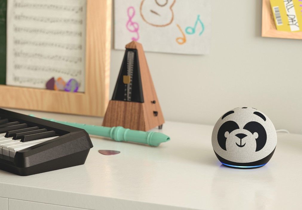 ECHO DOT LIF TG 2: Lifestyle Secondary Images