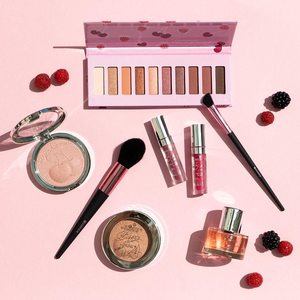 Essence Cosmetics 16: Backdrops