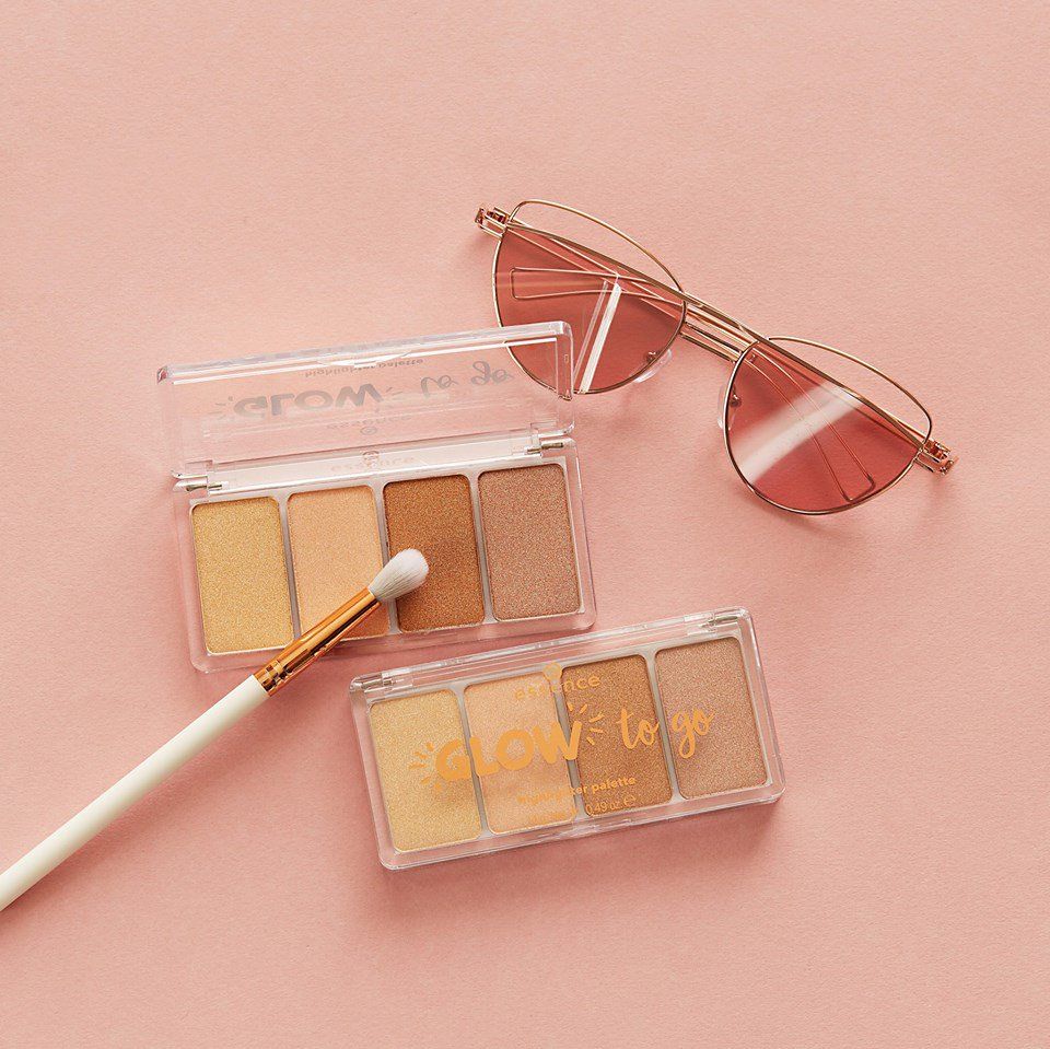 Essence Cosmetics 5: Backdrops