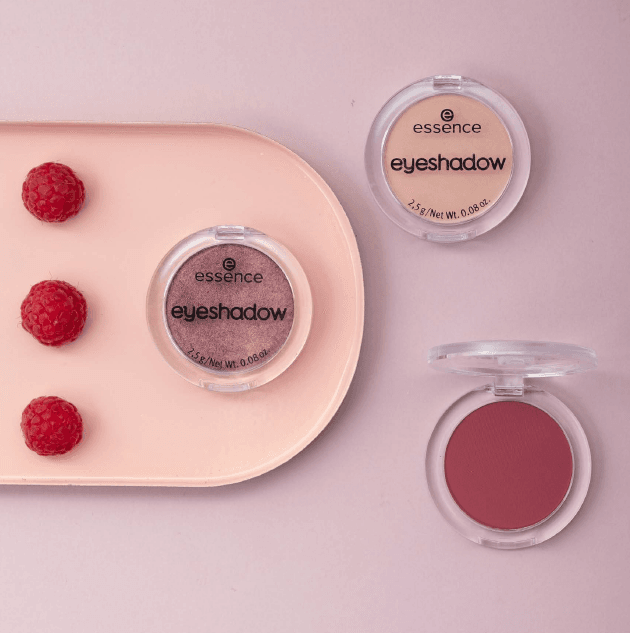 Essence Cosmetics 7: Backdrops