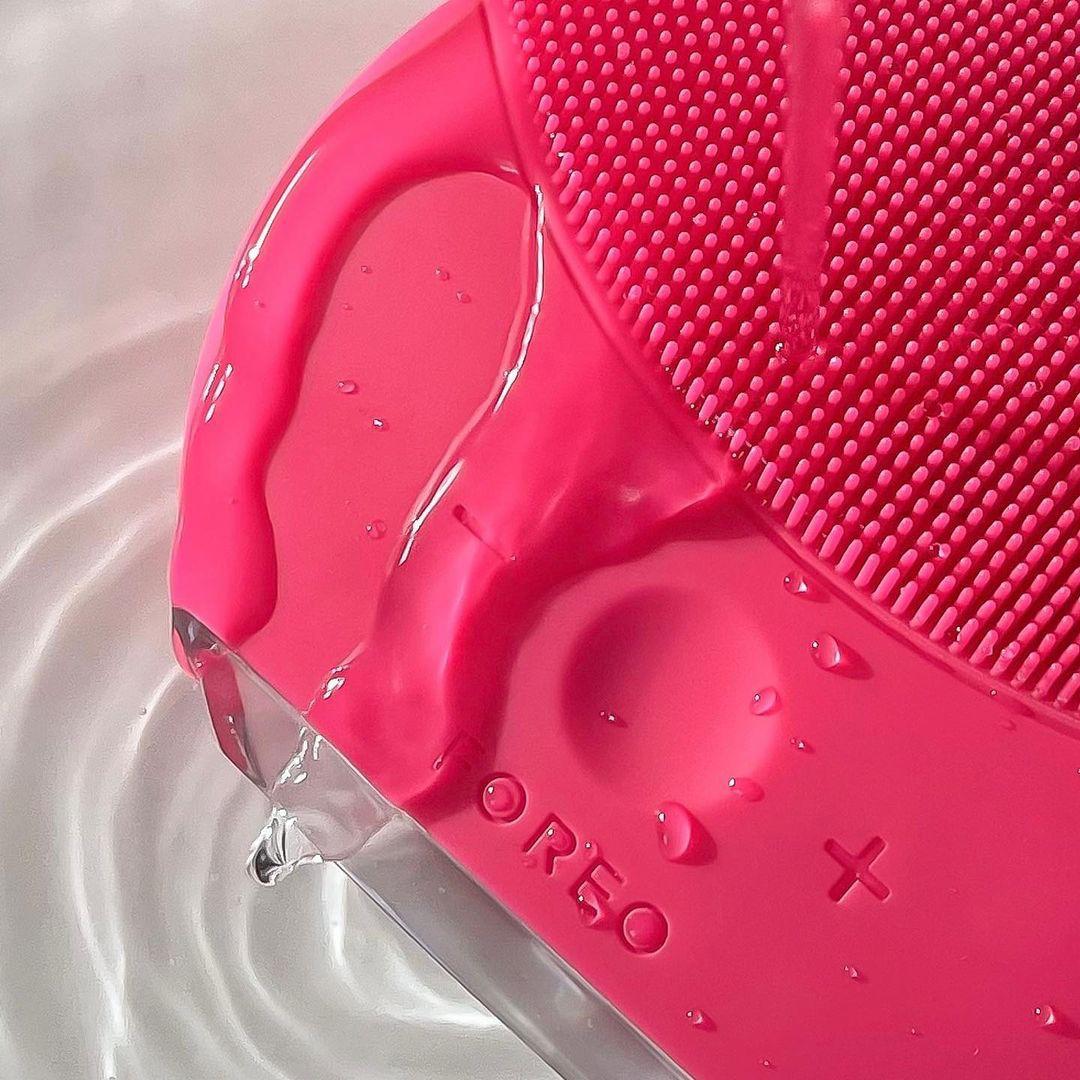 FOREO 27: Lifestyle Secondary Images