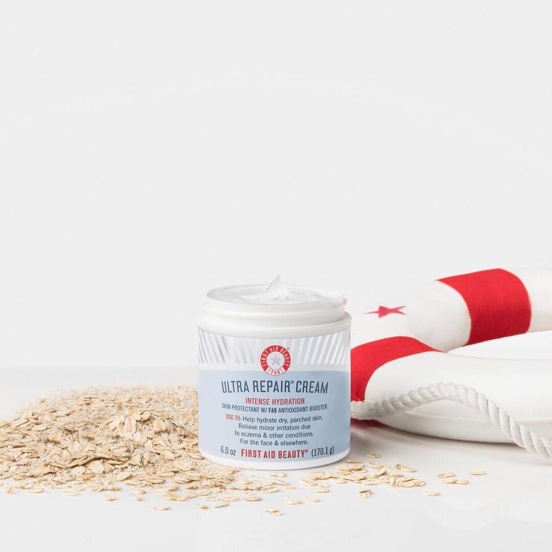 First Aid Beauty 22: Lifestyle Secondary Images