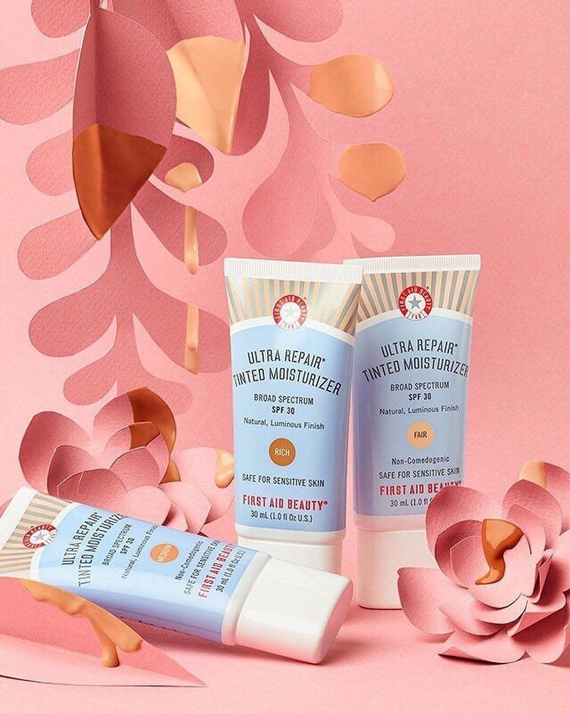 First Aid Beauty 25: Lifestyle Secondary Images
