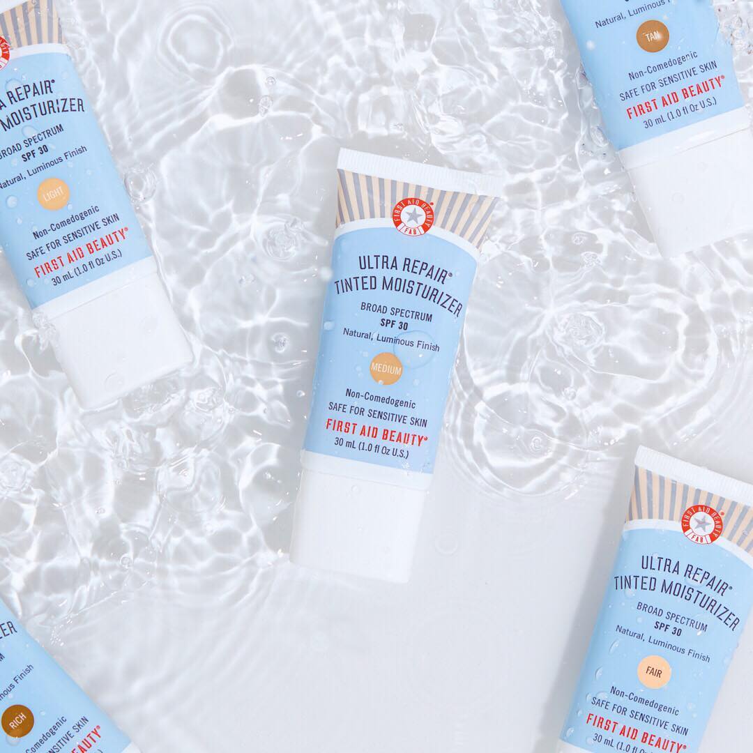 First Aid Beauty 28: Lifestyle Secondary Images