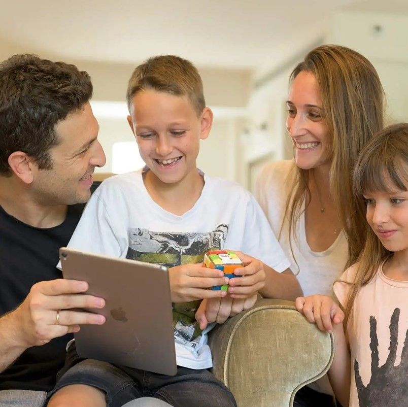 GOCUBE LIF TG 1: Lifestyle Secondary Images
