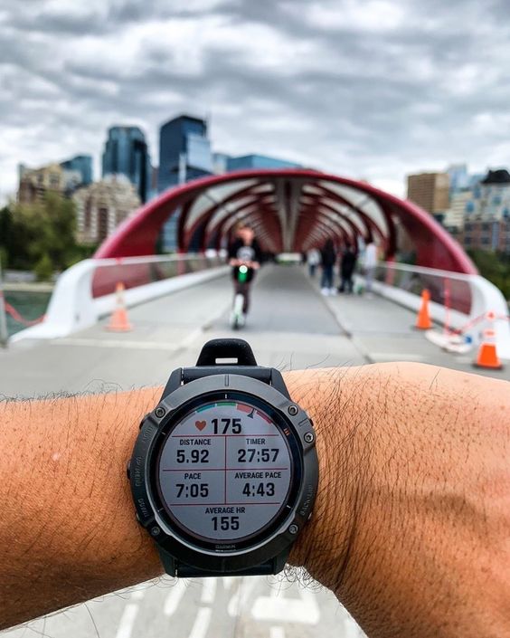 Garmin Outdoors LIF 11: Lifestyle Secondary Images