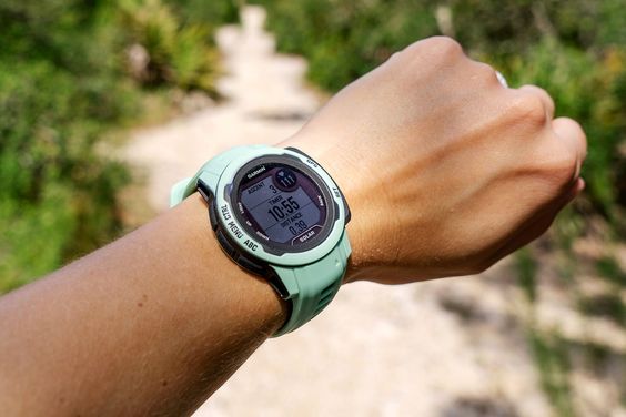 Garmin Outdoors LIF 1: Lifestyle Secondary Images