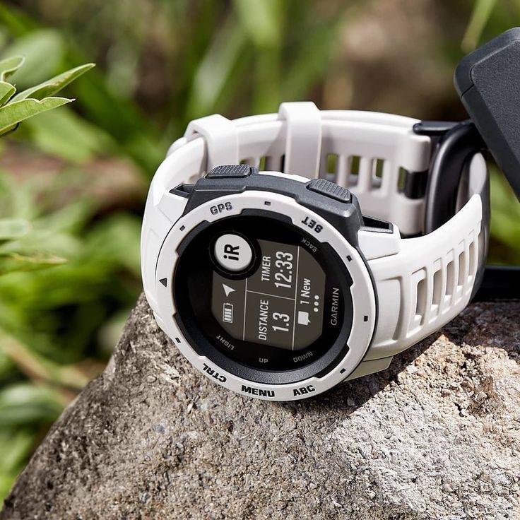 Garmin Outdoors LIF 5: Lifestyle Secondary Images