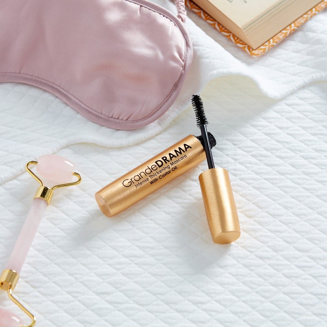 Grande Cosmetics 86: Backdrops