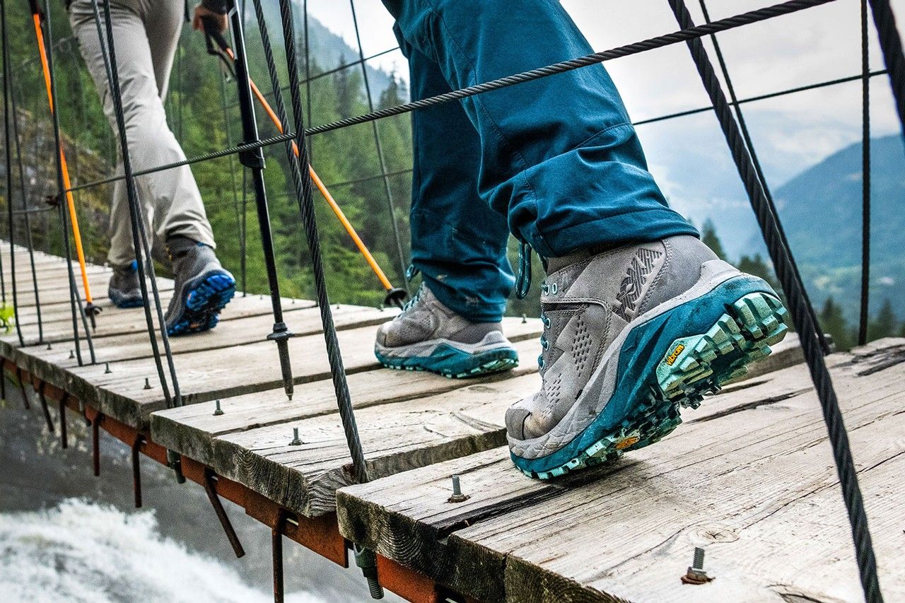 HokaOneOne Outdoors LIF 12: Lifestyle Secondary Images