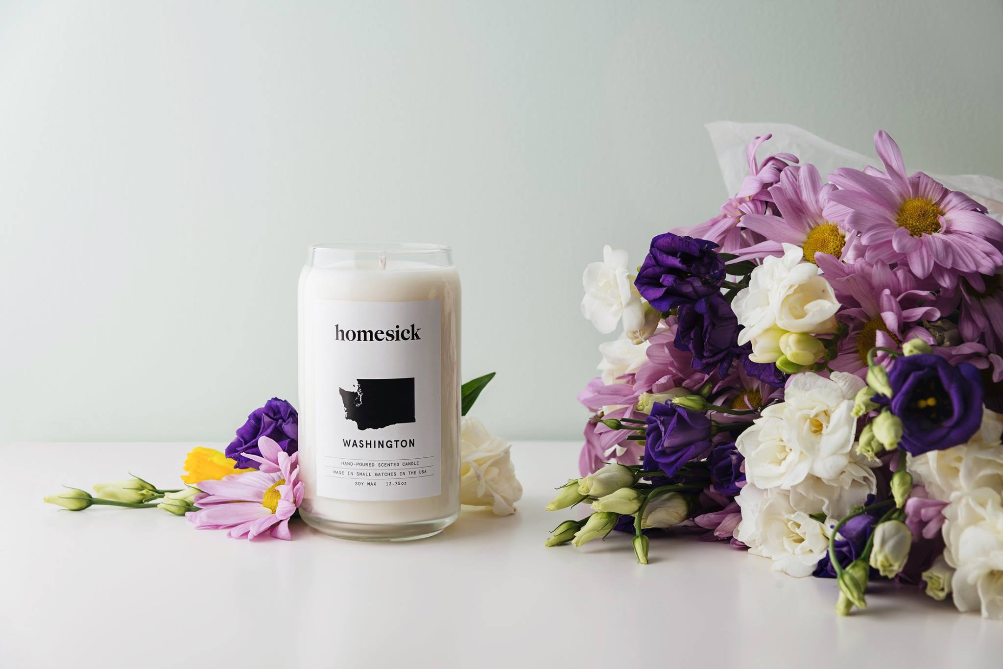 Homesick Candles 07: Lifestyle Secondary Images