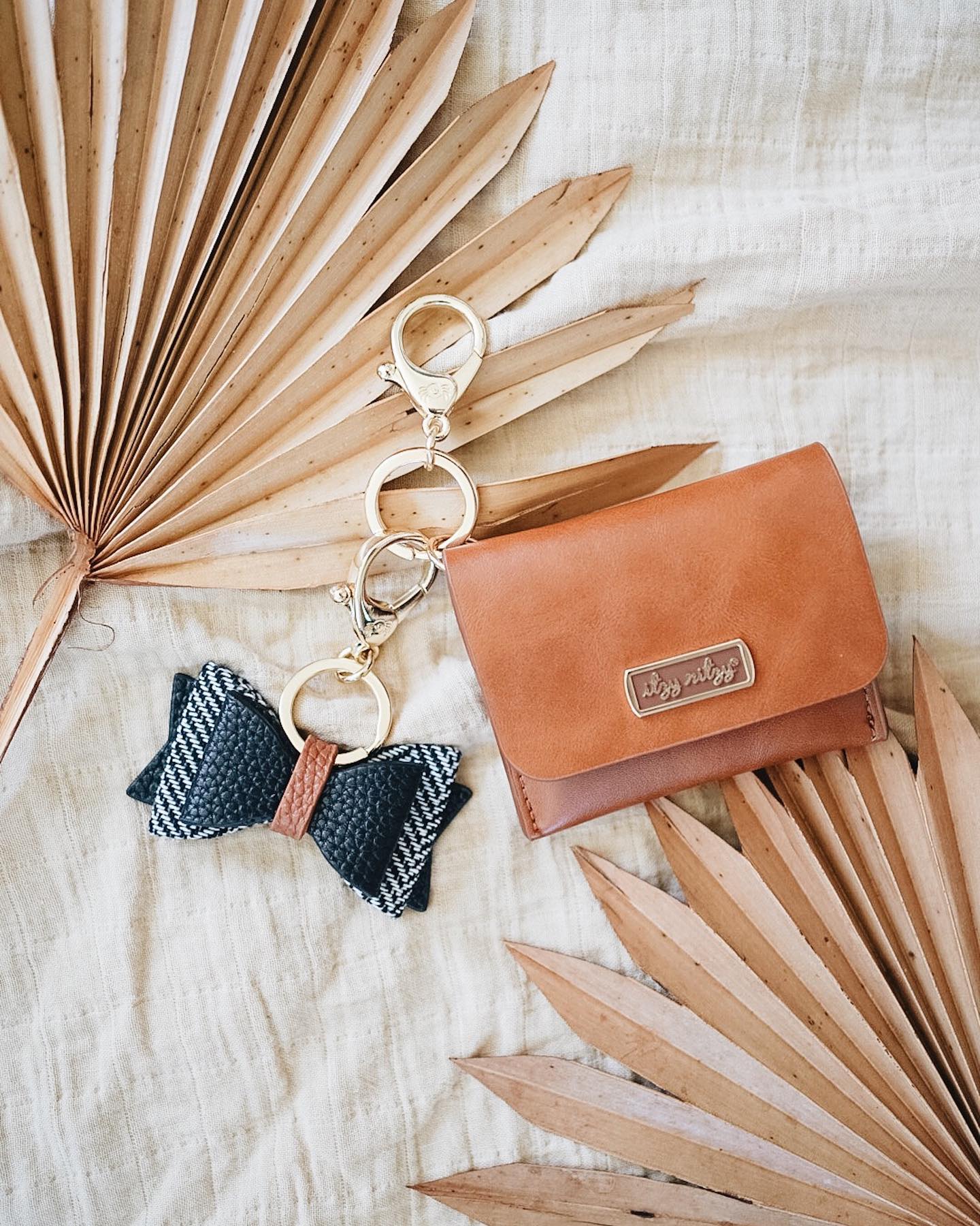 Itzy Ritzy 13: Lifestyle Secondary Images
