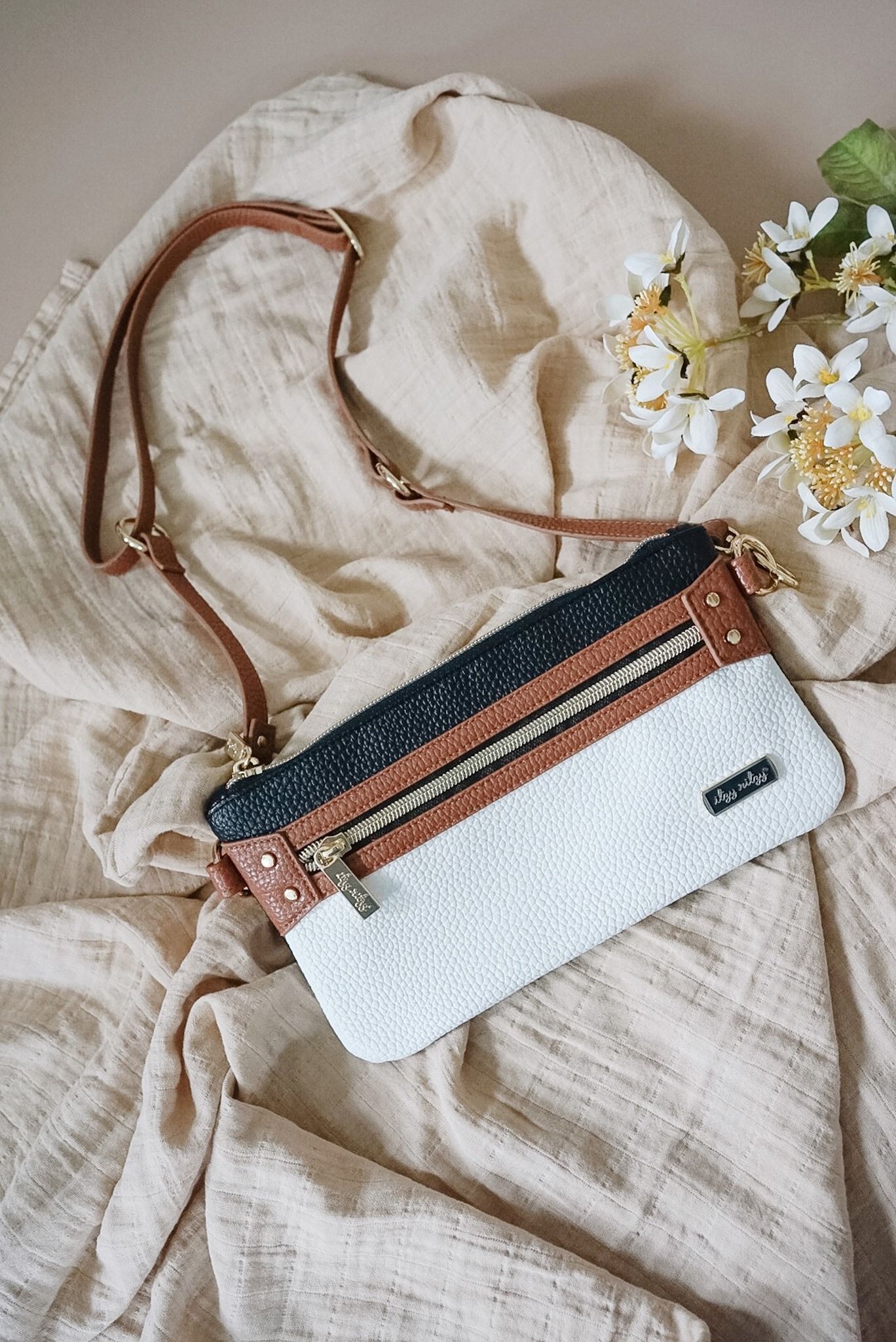 Itzy Ritzy 20: Lifestyle Secondary Images