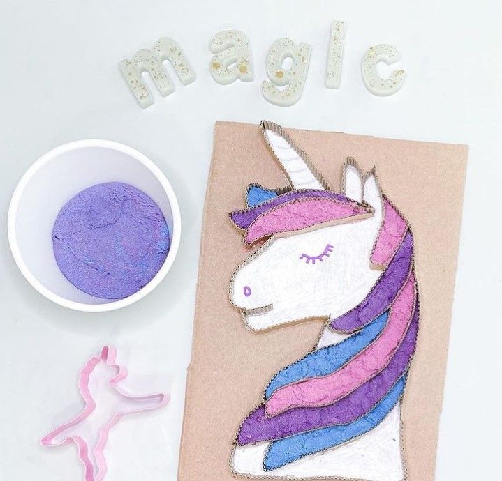 Kinetic Sand 8: Lifestyle Secondary Images