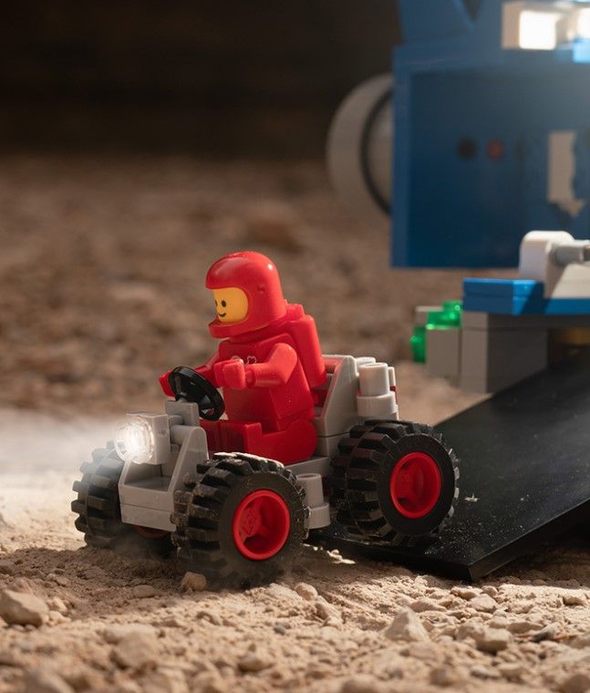 LEGO LIF TG 10: Lifestyle Secondary Images