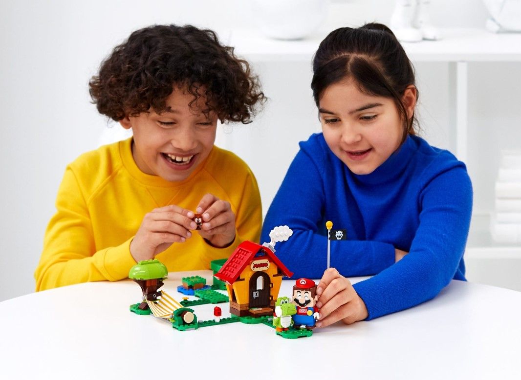 LEGO LIF TG 2: Lifestyle Secondary Images