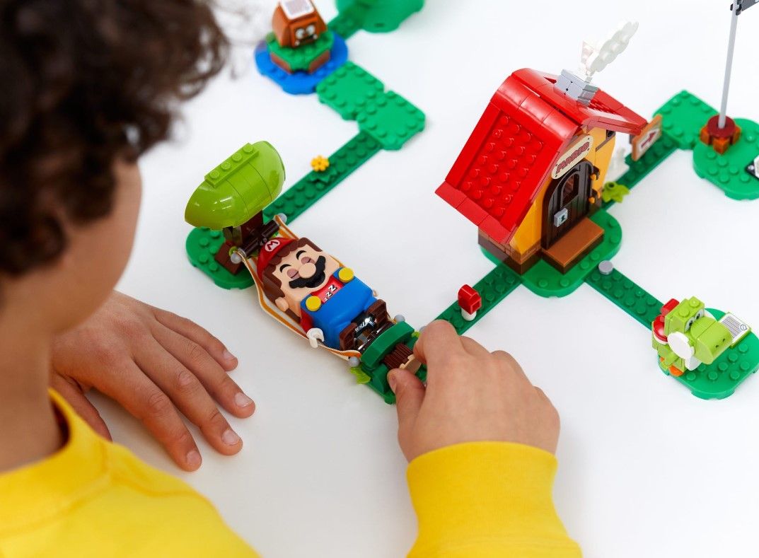 LEGO LIF TG 4: Lifestyle Secondary Images
