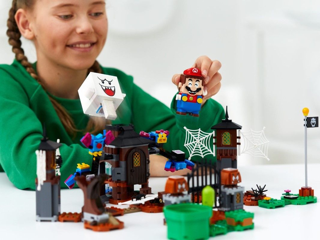 LEGO LIF TG 7: Lifestyle Secondary Images