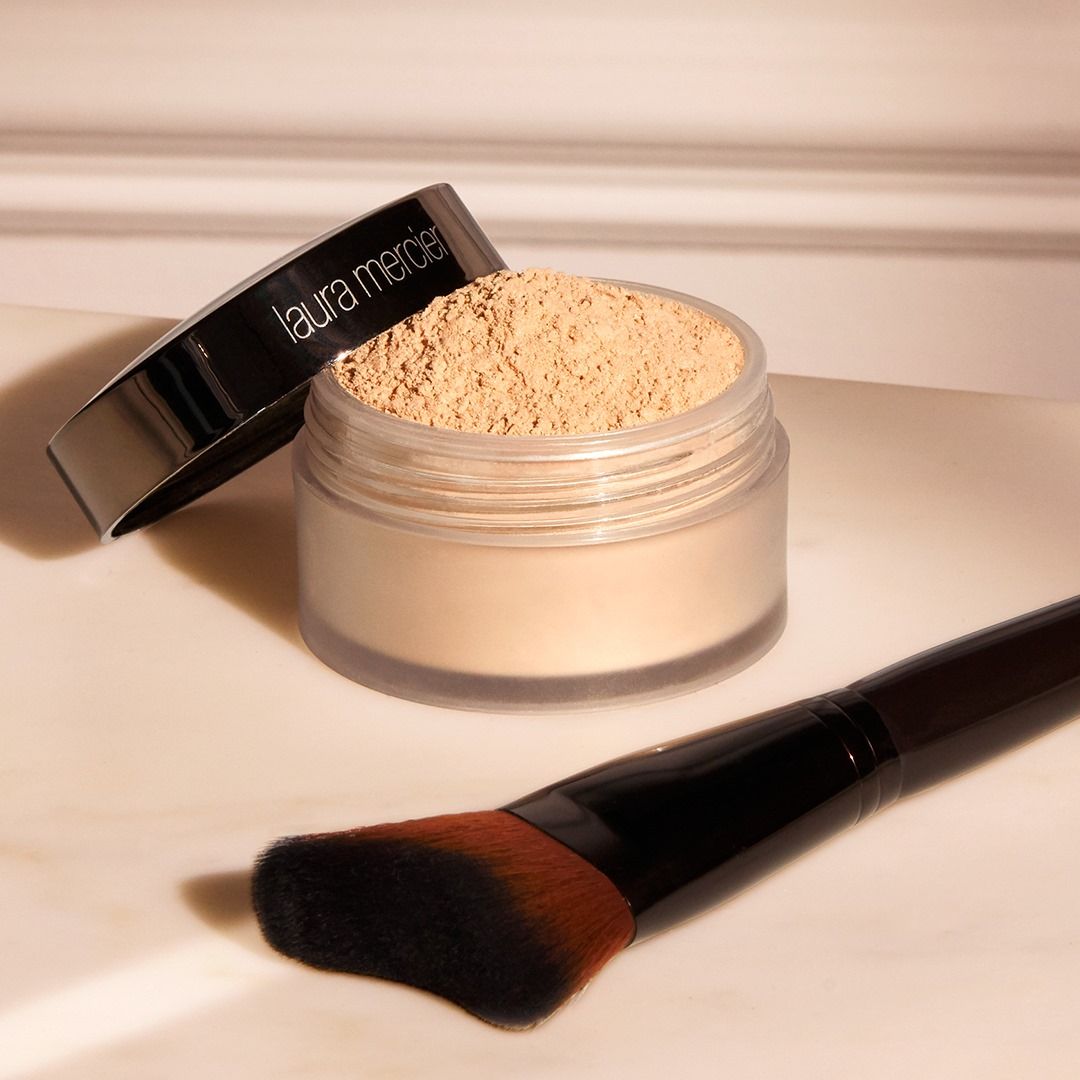 Laura Mercier 43: Backdrops