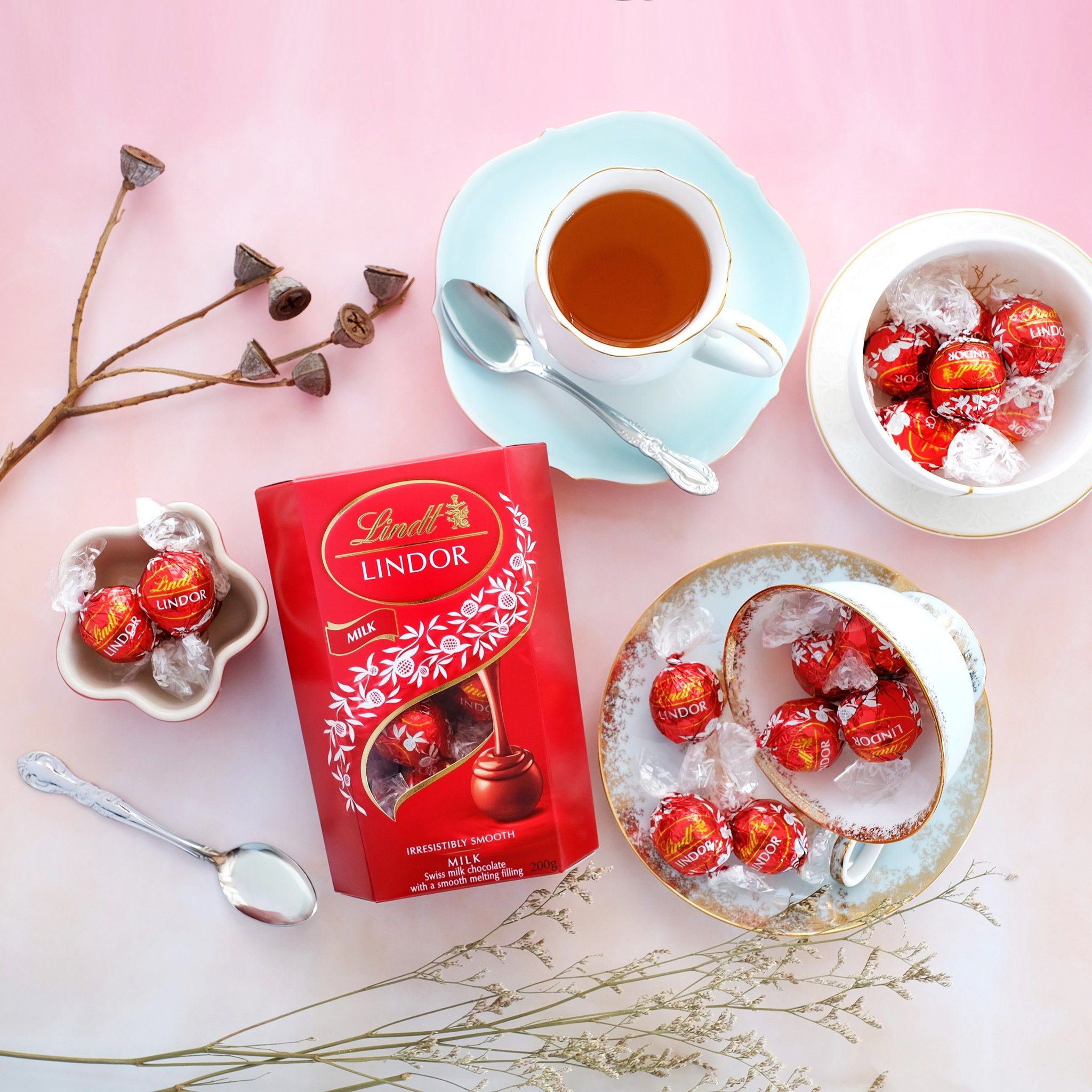 Lindt 10: Lifestyle Secondary Images