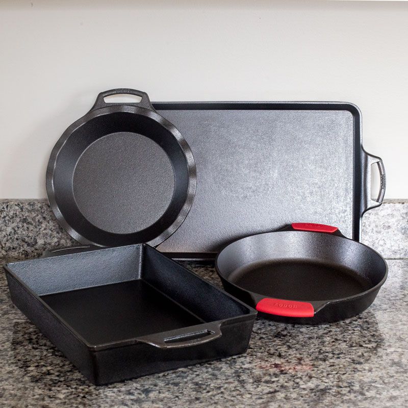 Lodge Cast Iron 26: Lifestyle Secondary Images