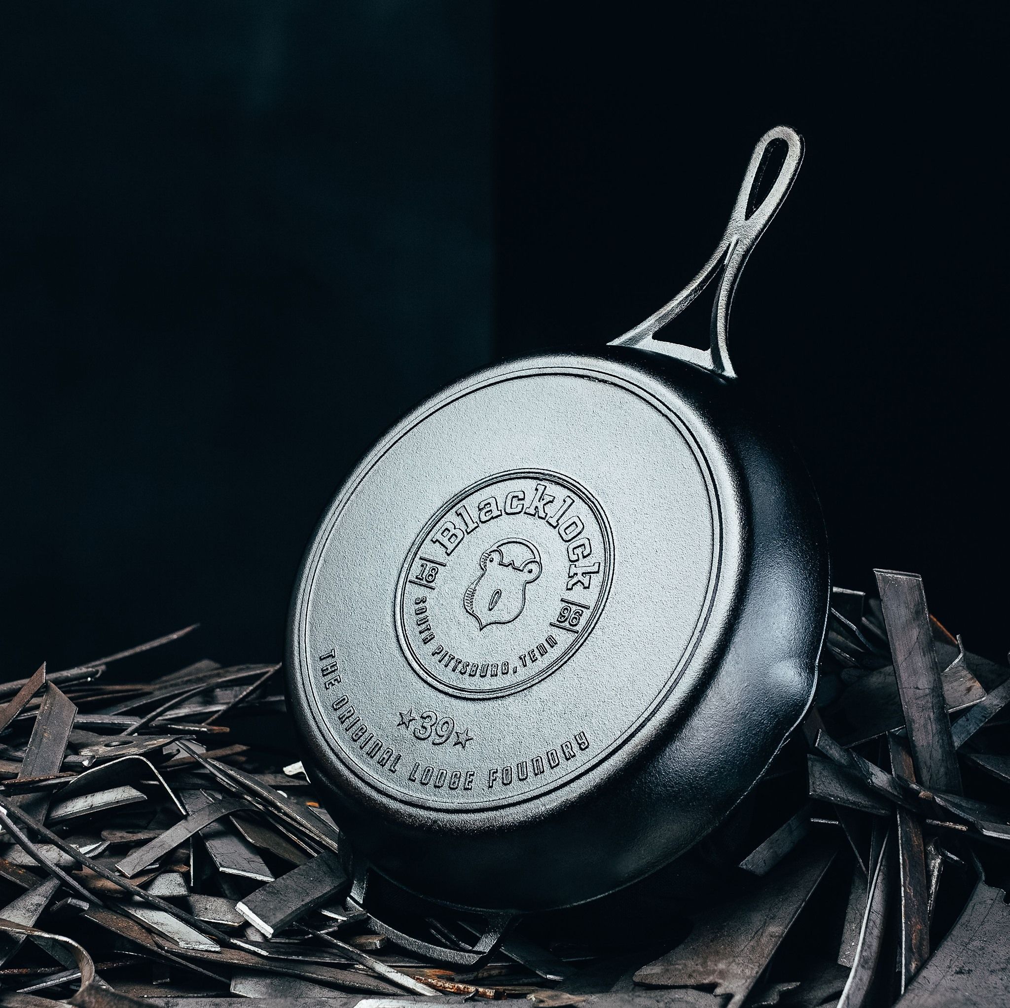 Lodge Cast Iron 27: Lifestyle Secondary Images
