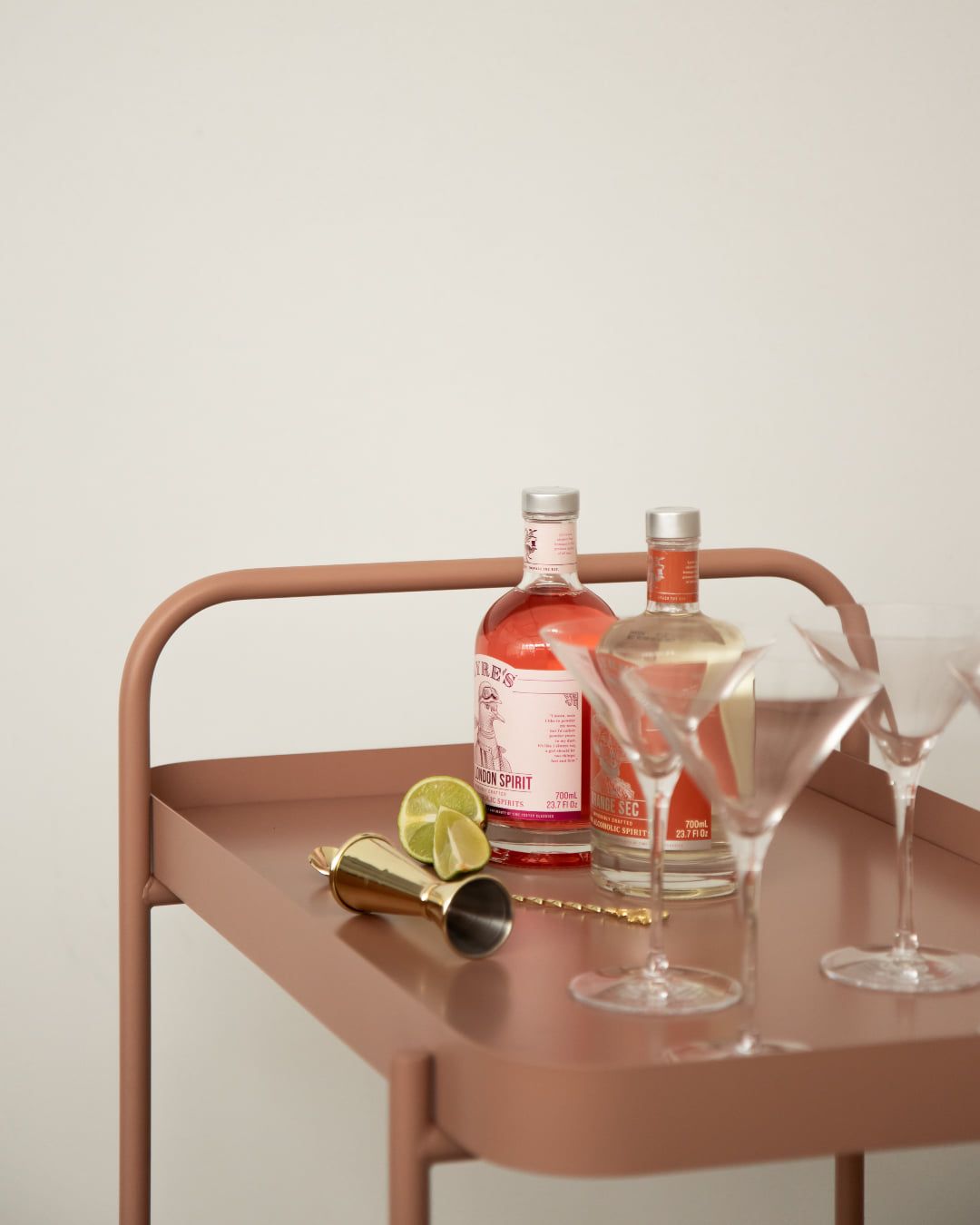 Lyre's 8: Lifestyle Secondary Images