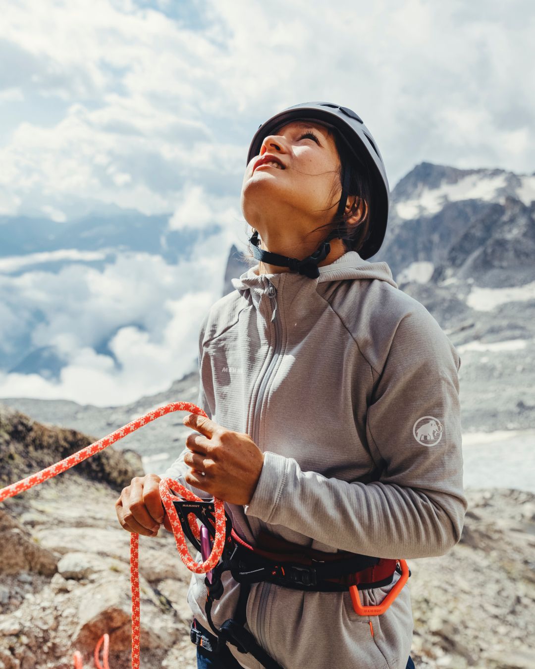 Mammut Outdoor LIF 2: Lifestyle Secondary Images