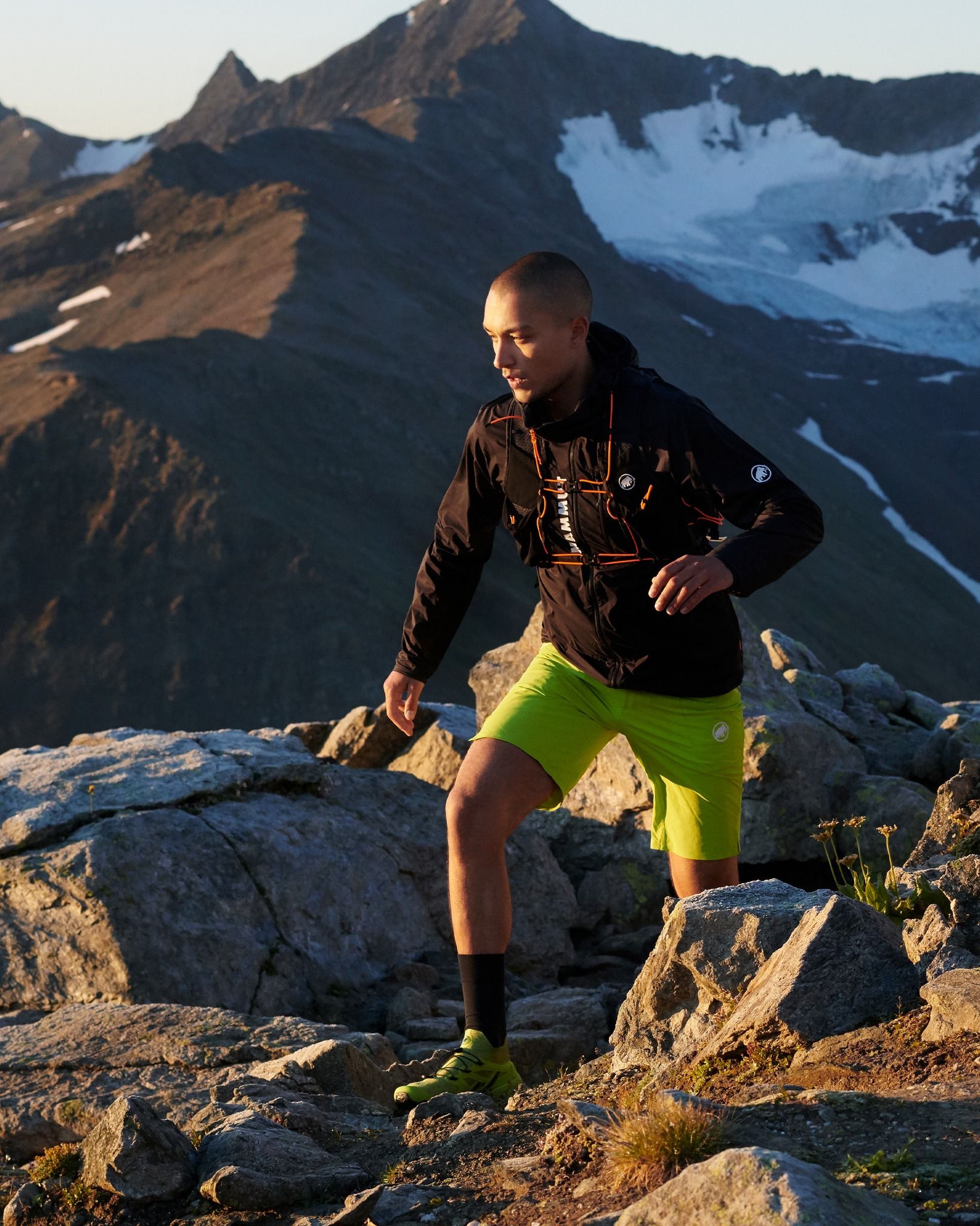 Mammut Outdoor LIF 8: Lifestyle Secondary Images