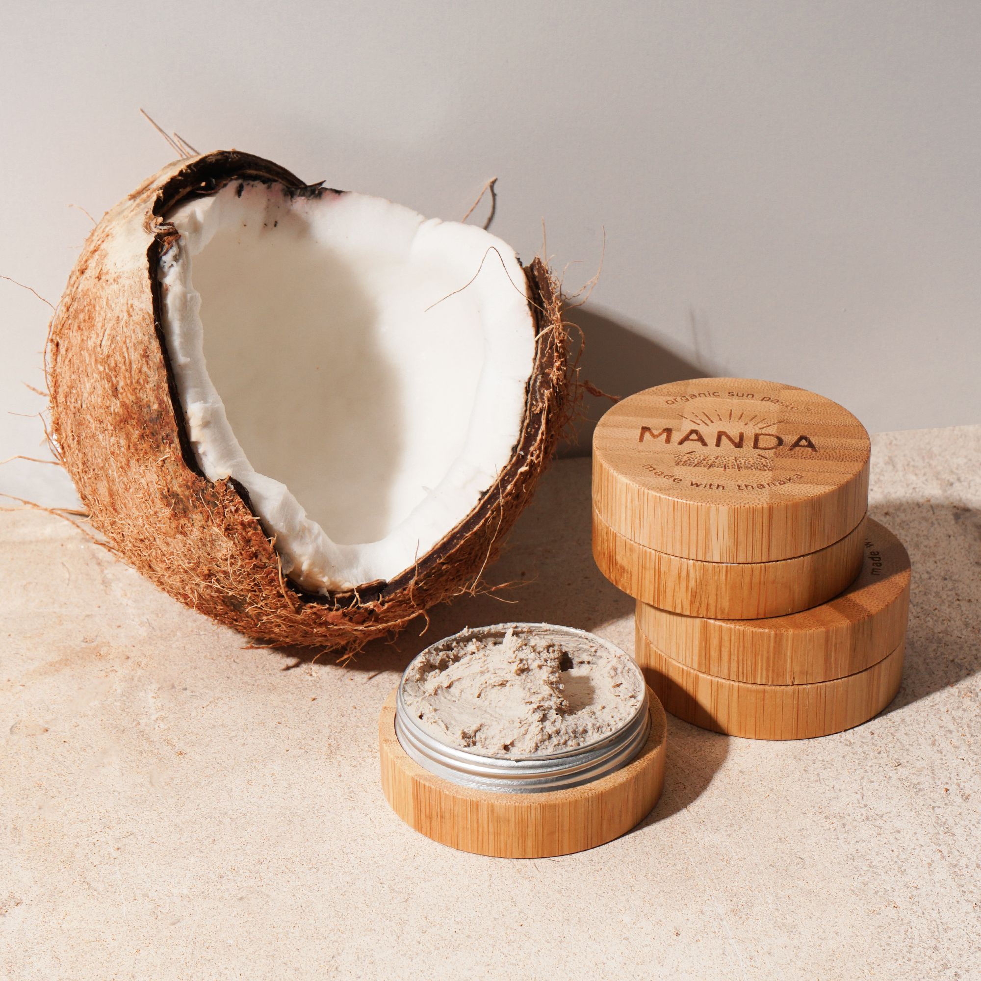 Manda 10: Lifestyle Secondary Images