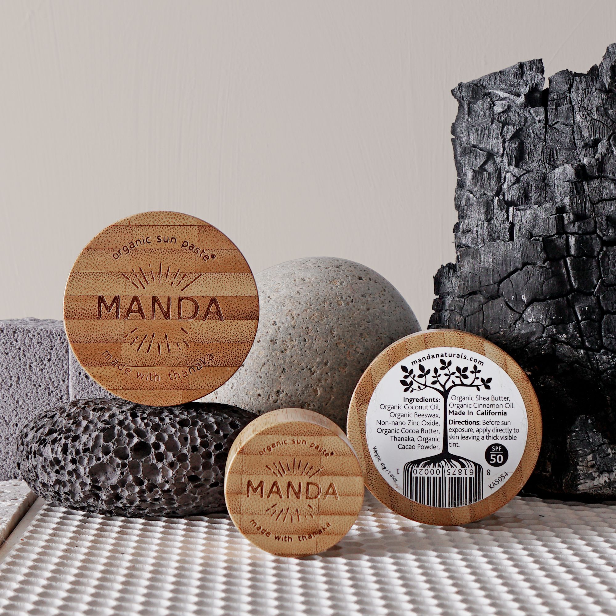 Manda 16: Lifestyle Secondary Images