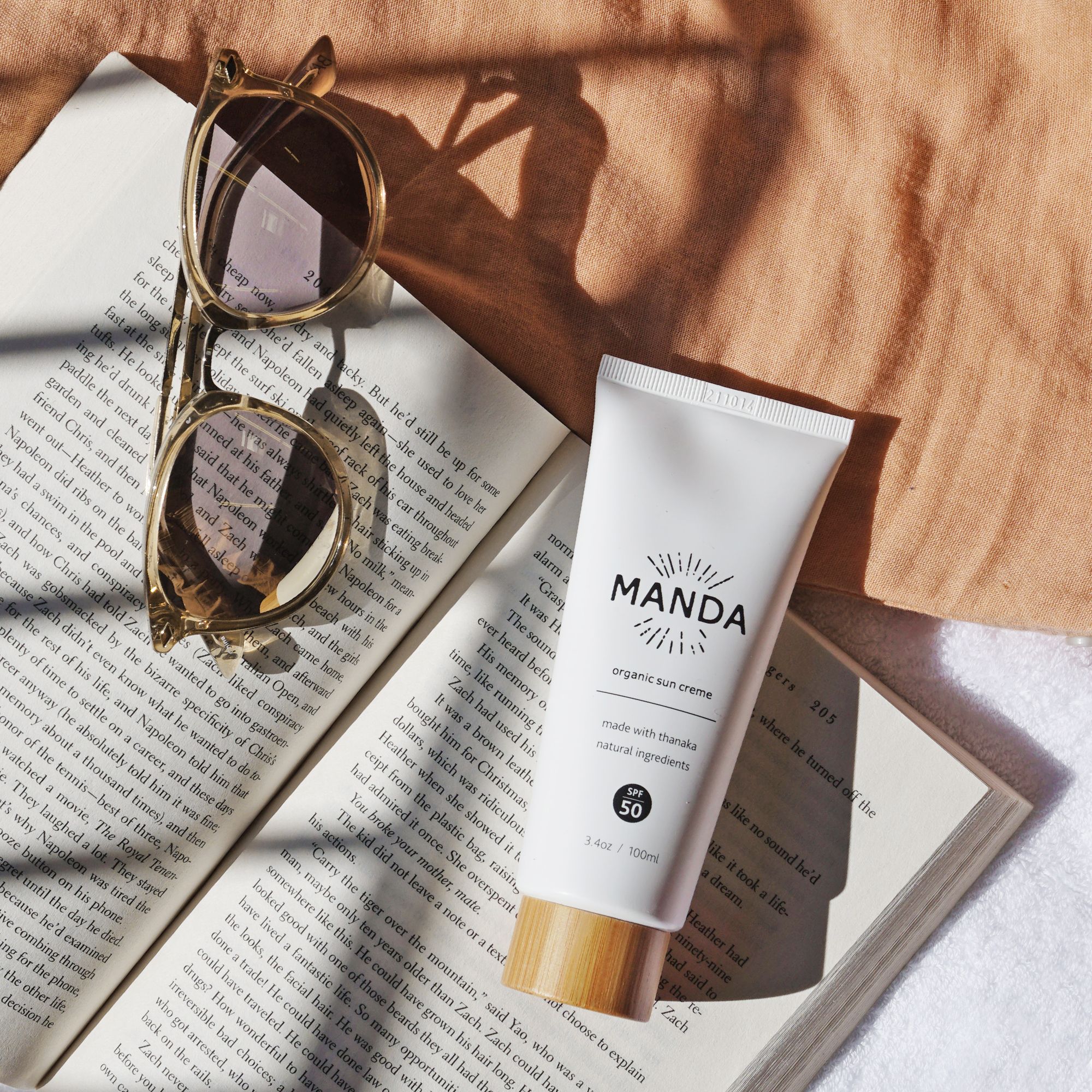 Manda 9: Lifestyle Secondary Images