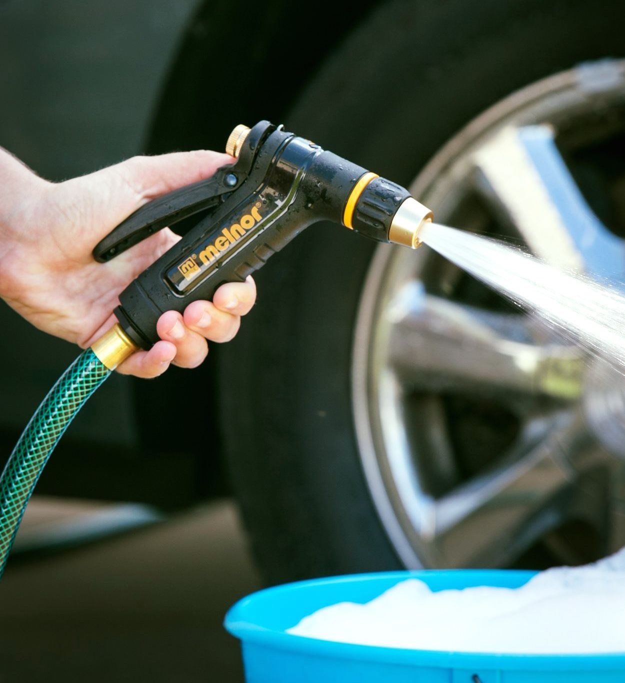 Melnor 17: Lifestyle Secondary Images